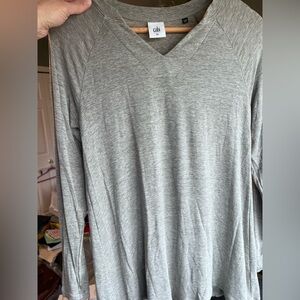 Cabi Offhand V-Neck Pullover - long sleeve tee - style 5325 - size XS